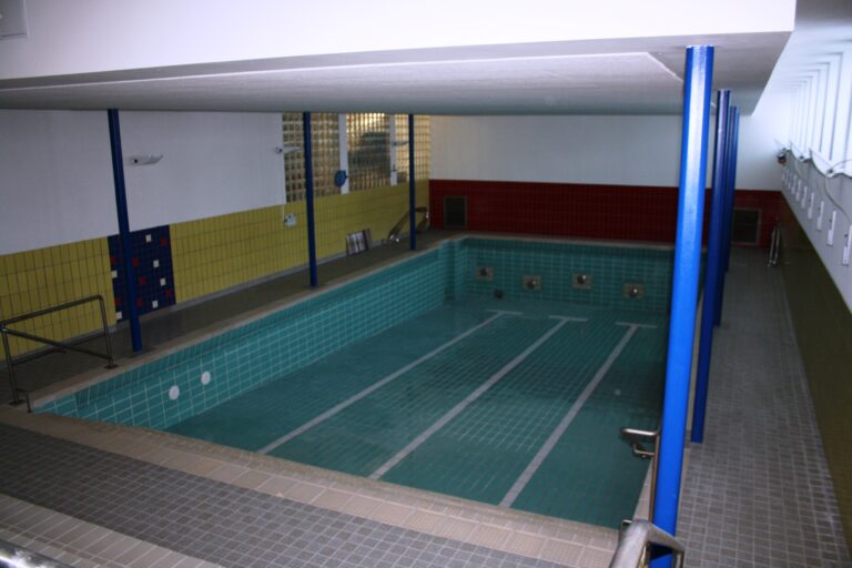 Pressemitteilung: Lehrschwimmbecken