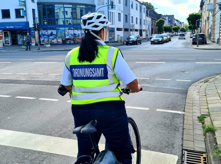 Ordnungsamt auf dem Fahrrad