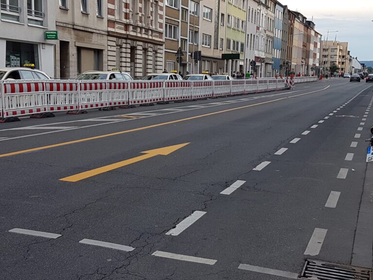 Verkehrsversuch Aachener Straße