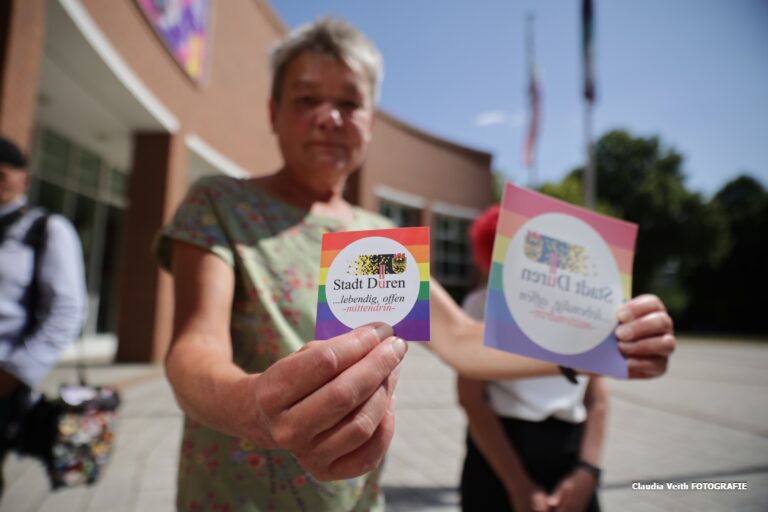 Düren zeigt Flagge: Gemeinsam zum CSD nach Köln