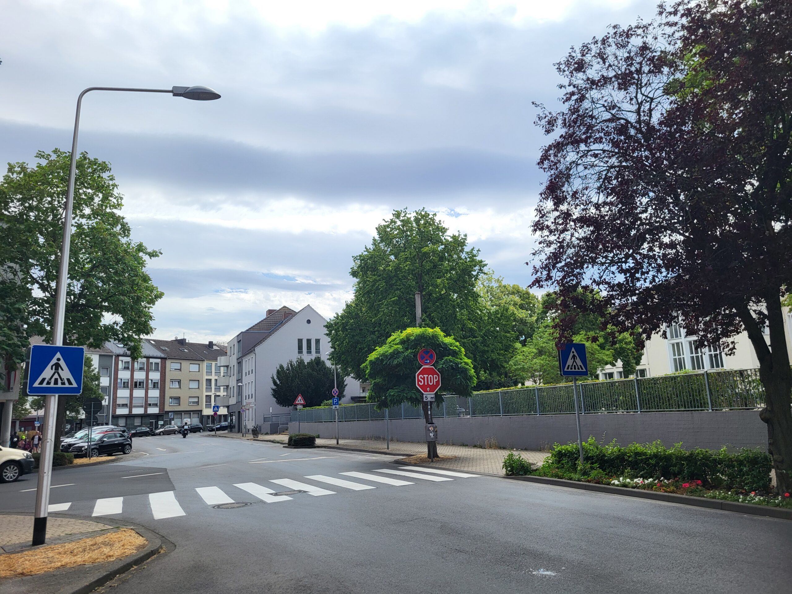 Der Zebrastreifen ist wieder hergestellt worden.