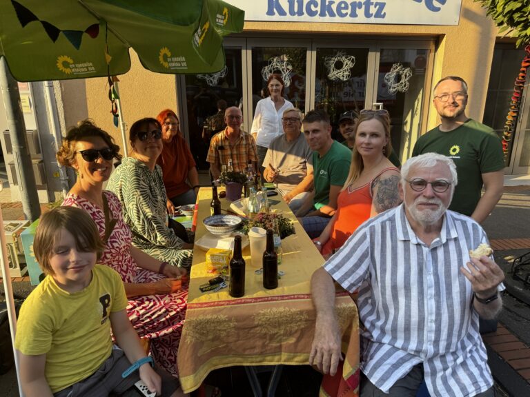 🍹 Gemütlicher Feierabend an den neuen Stadtmöbeln🌿